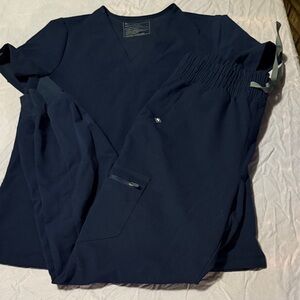 Figs Navy Scrub Set with V Neck Top & Medium Tall Joggers - flaw